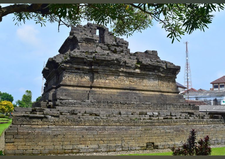 Arsitektur Candi Jago Malang peninggalan Kerajaan Singhasari.