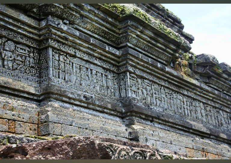 Sejarah Candi Jago Malang tampak pada arsitektur batu peninggalan Singhasari.