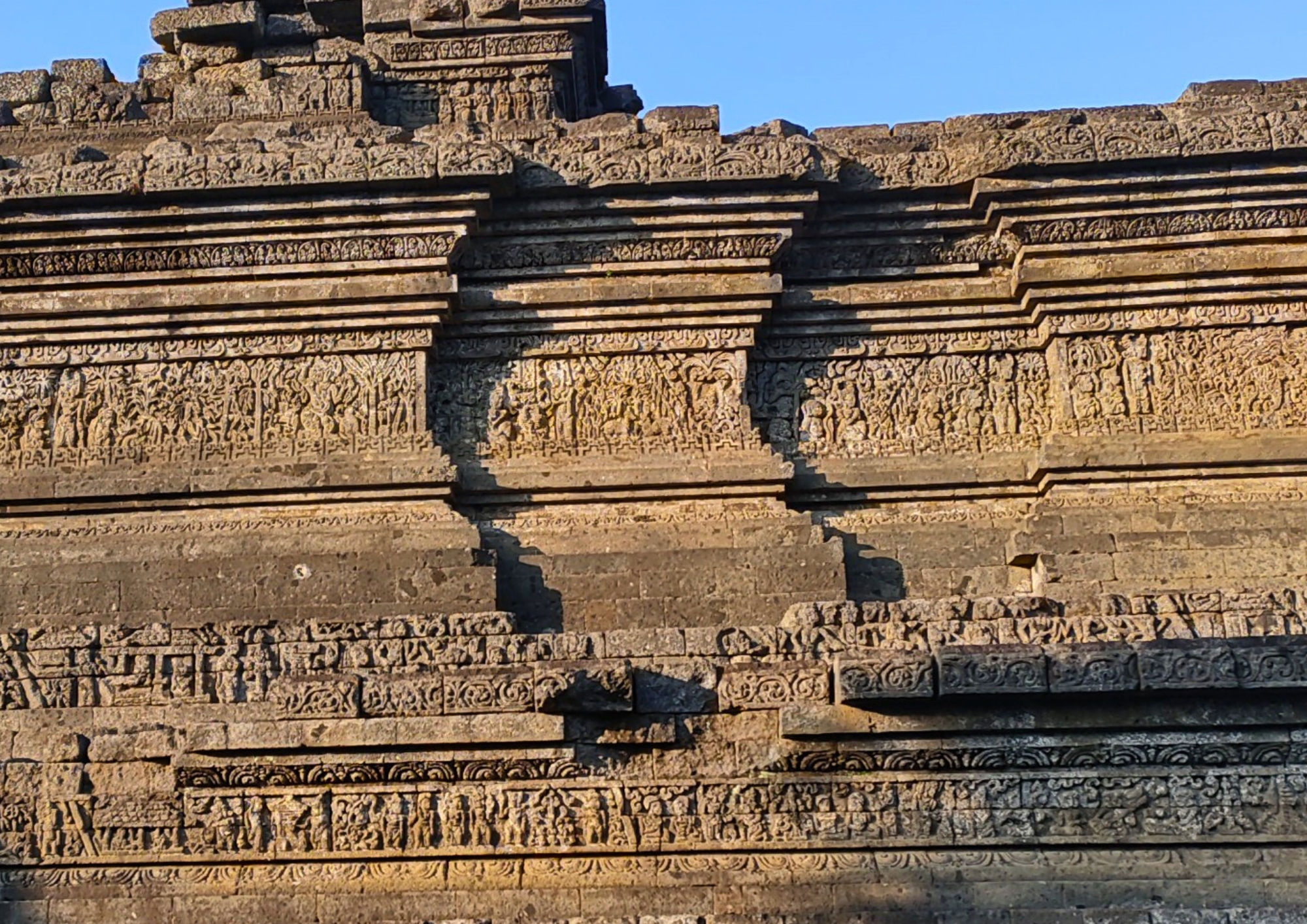 Relief sejarah di Candi Jago Malang