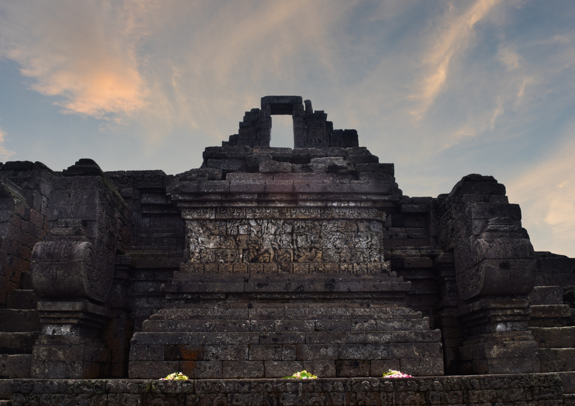 Tampak depan Candi Jago di Tumpang Malang